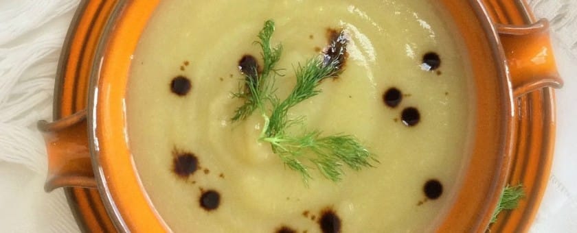 Cremesuppe aus Fenchel, Kartoffeln, Lauch und Balsamico-Essig